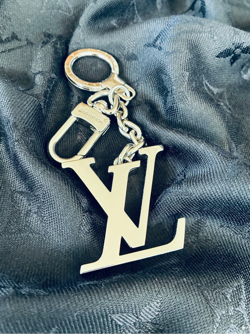 Louis Vuitton Silver LV Monogram Keyring